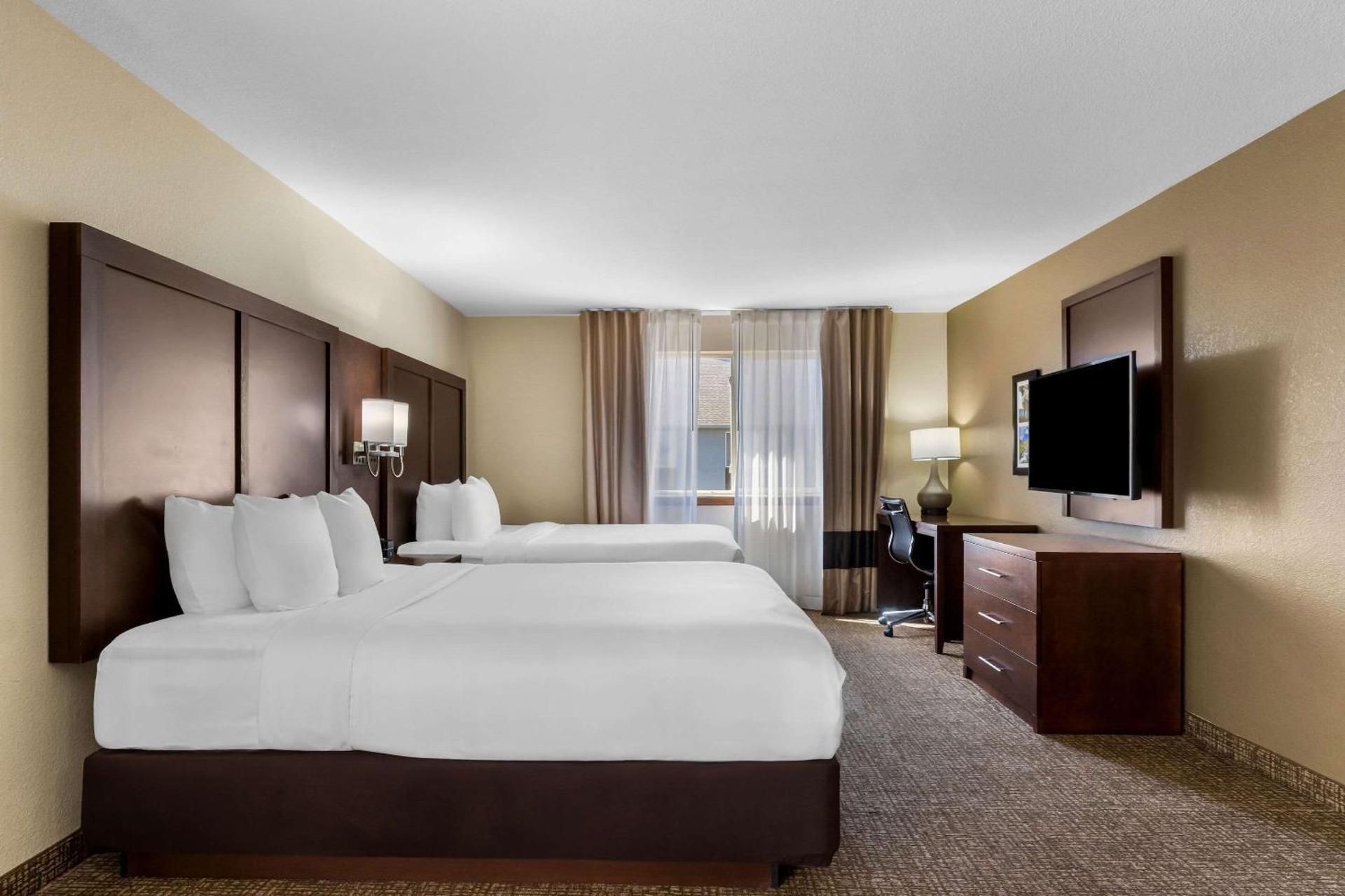 2 Queen Beds, Efficiency, Suite, Nonsmoking, Upgrade