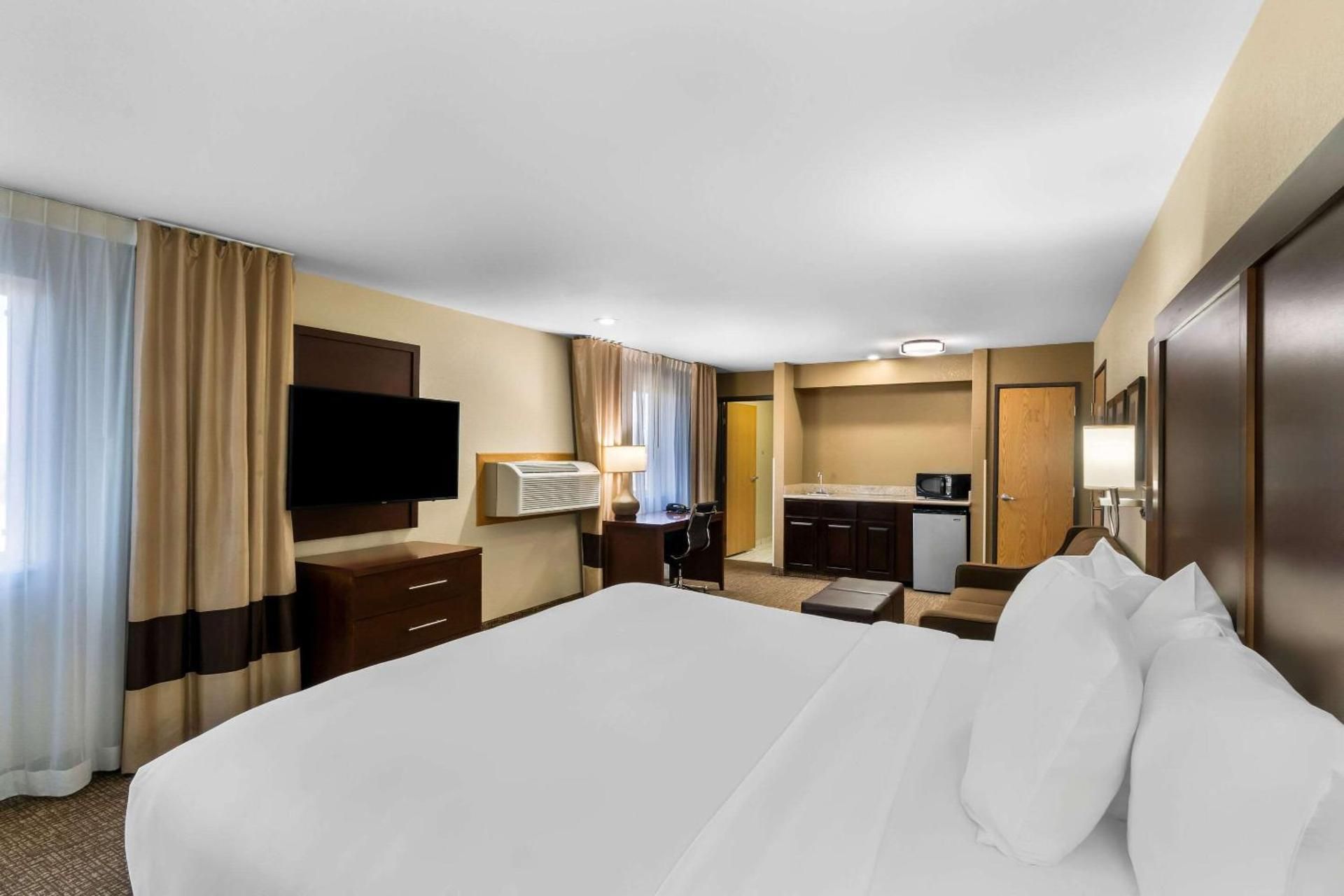 Efficiency King Room - Accessible/Non Smoking