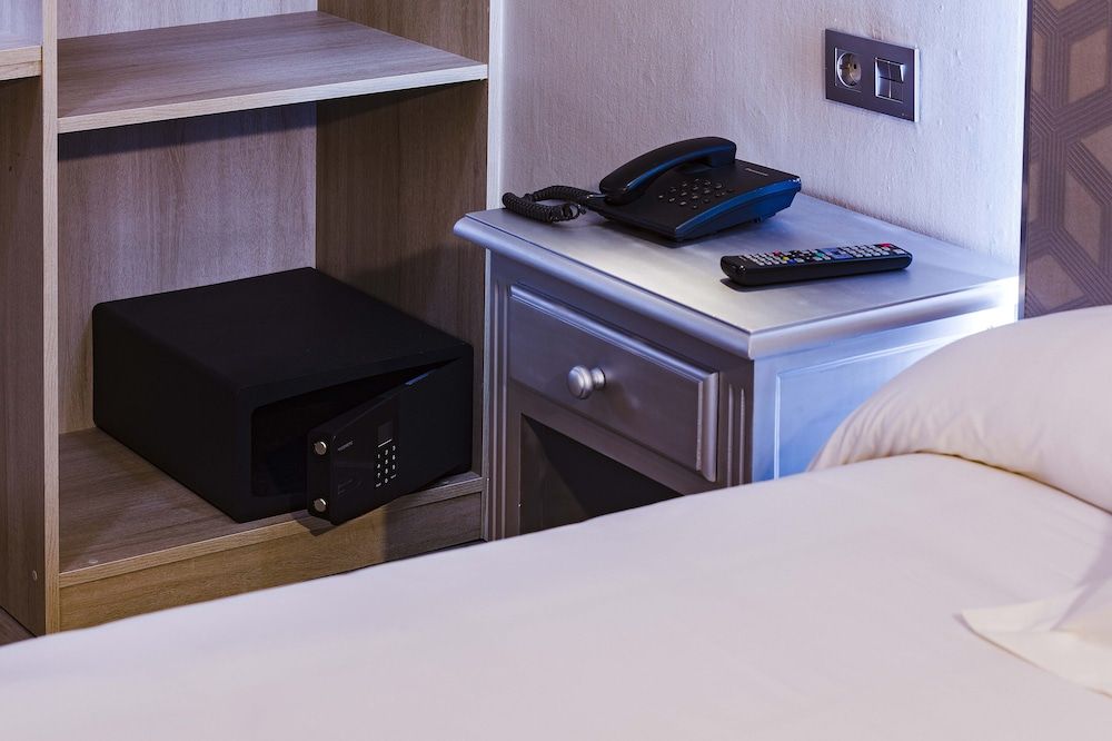 Hotel Bellavista Sevilla Standard Twin Room 6