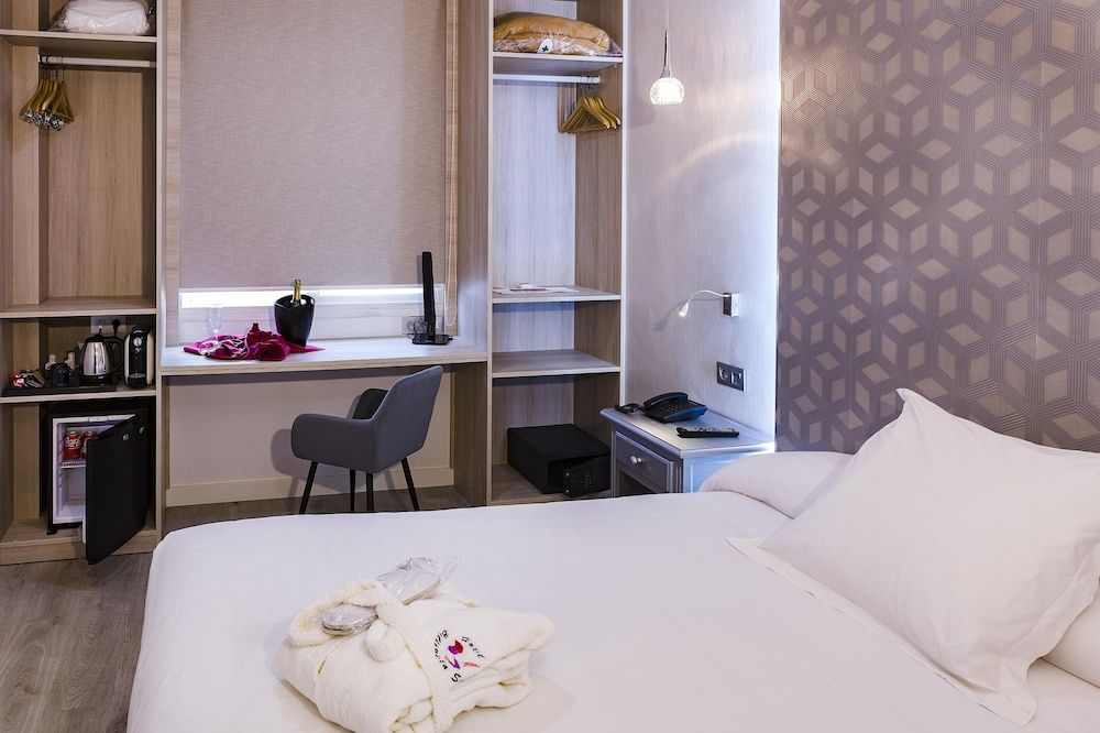 Romantic Offer Deluxe King Room