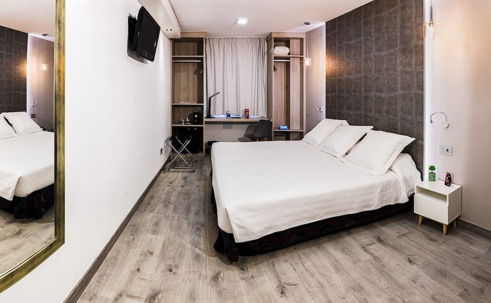 Standard Double Room, 1 Queen Bed