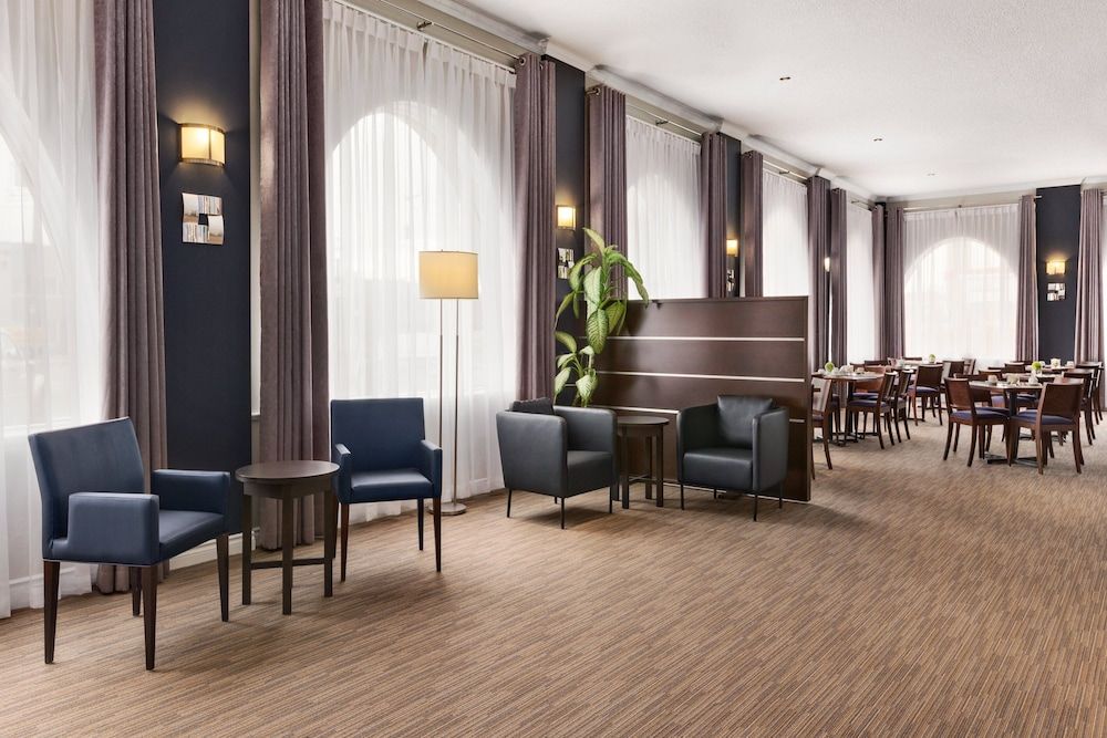 undefined Days Inn & Conference Centre by Wyndham Montreal Airport 7