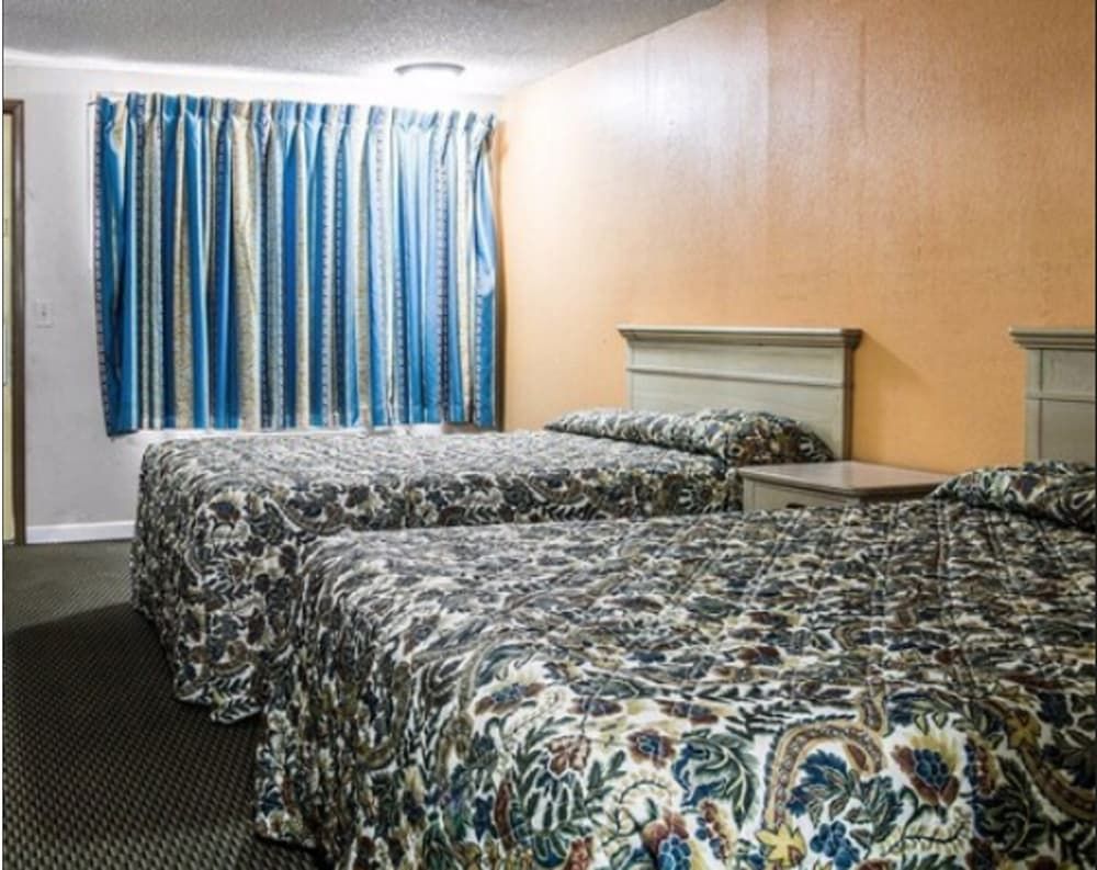Standard Room, 2 Queen Beds, Non Smoking