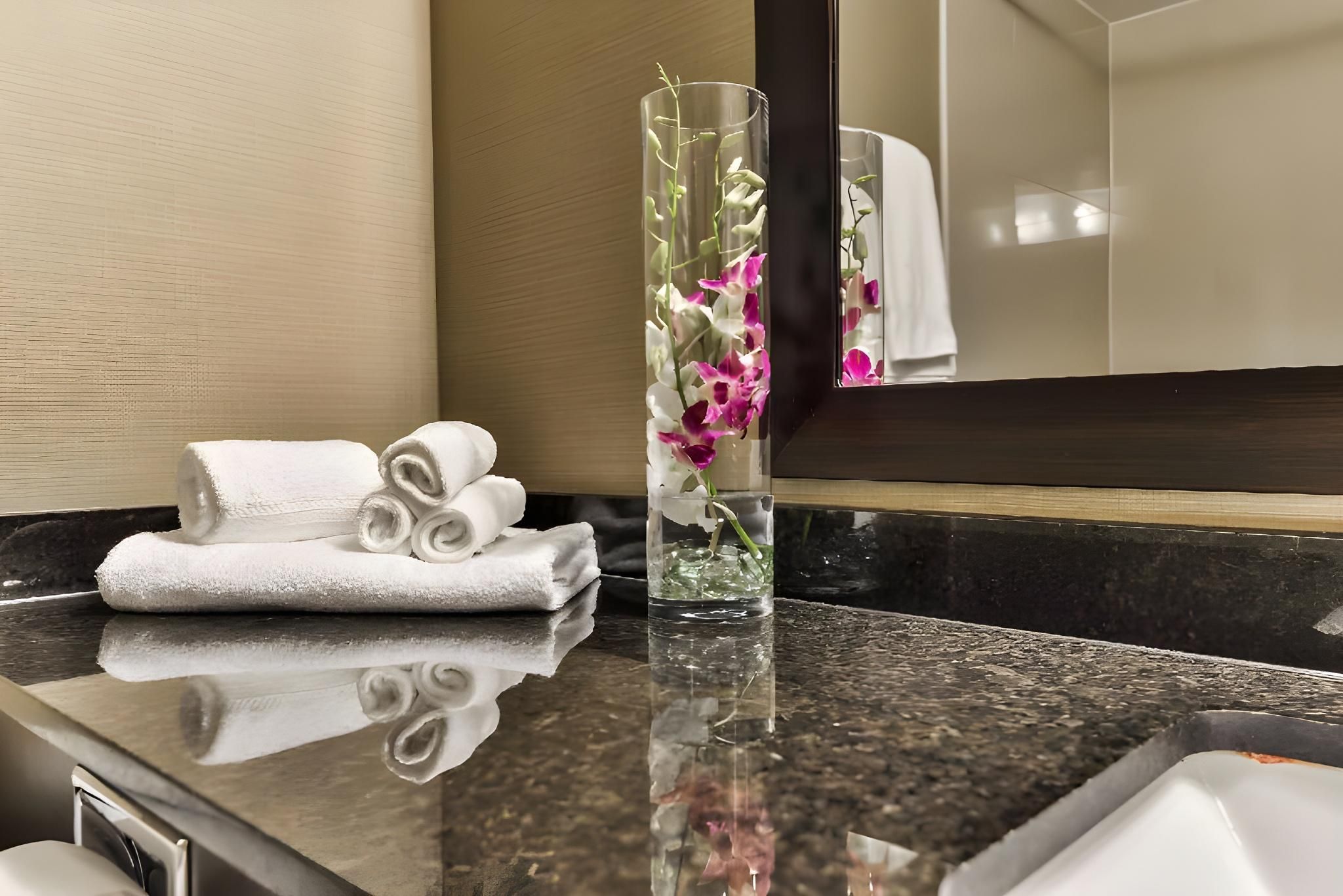 2 Queen Beds, Nonsmoking, Atrium View, No Elevator Access