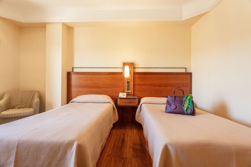 Hotel Abades Guadix Twin Room (Extra bed, 2 adults + 1 child) 2