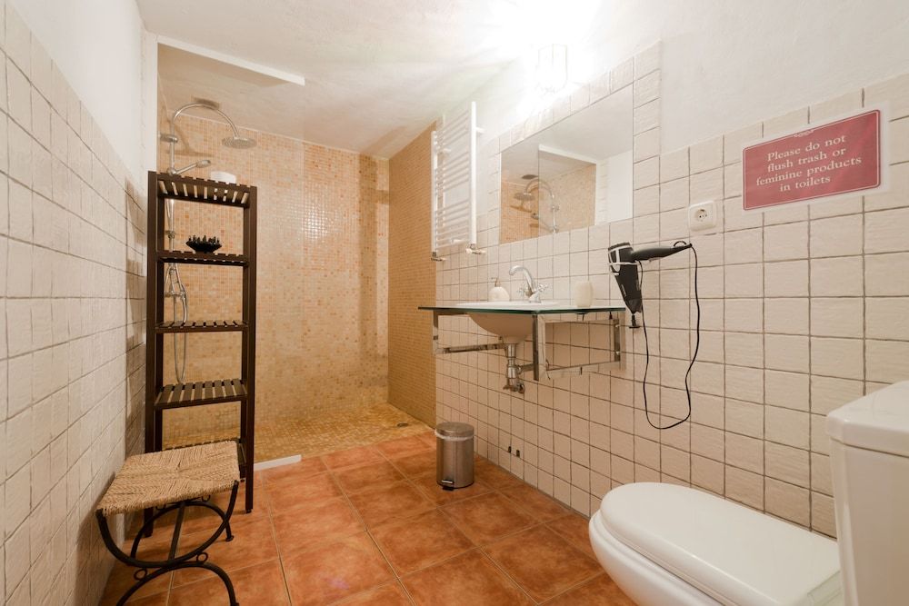 Casa Bombo Twin Room, Private Bathroom (Alhambra, Terrace Access) 5
