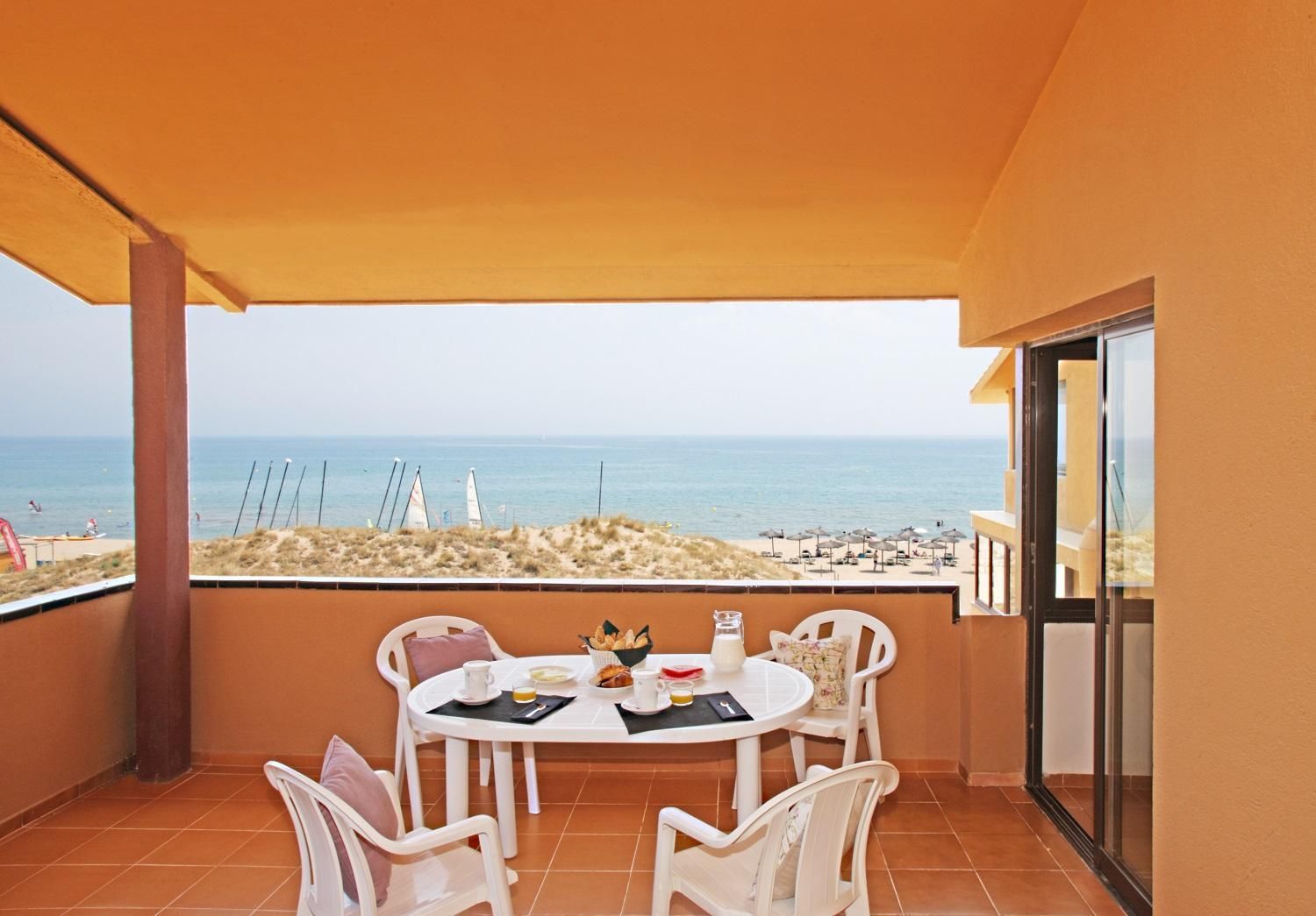 Two-Bedroom Apartment with Sea View (4 Adults)