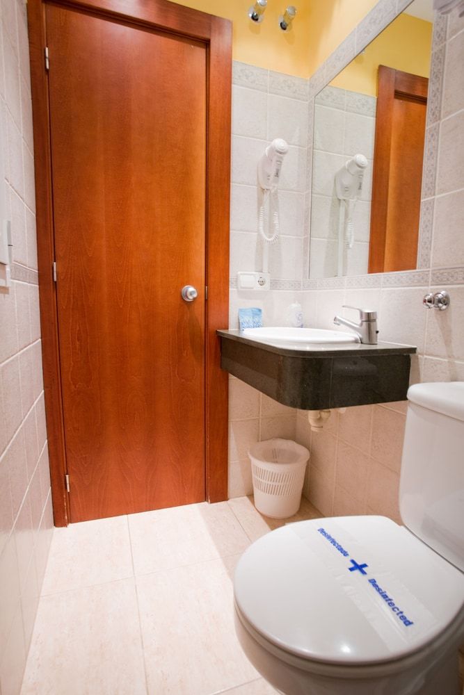 Hotel Jeni & Restaurant Single Room 3