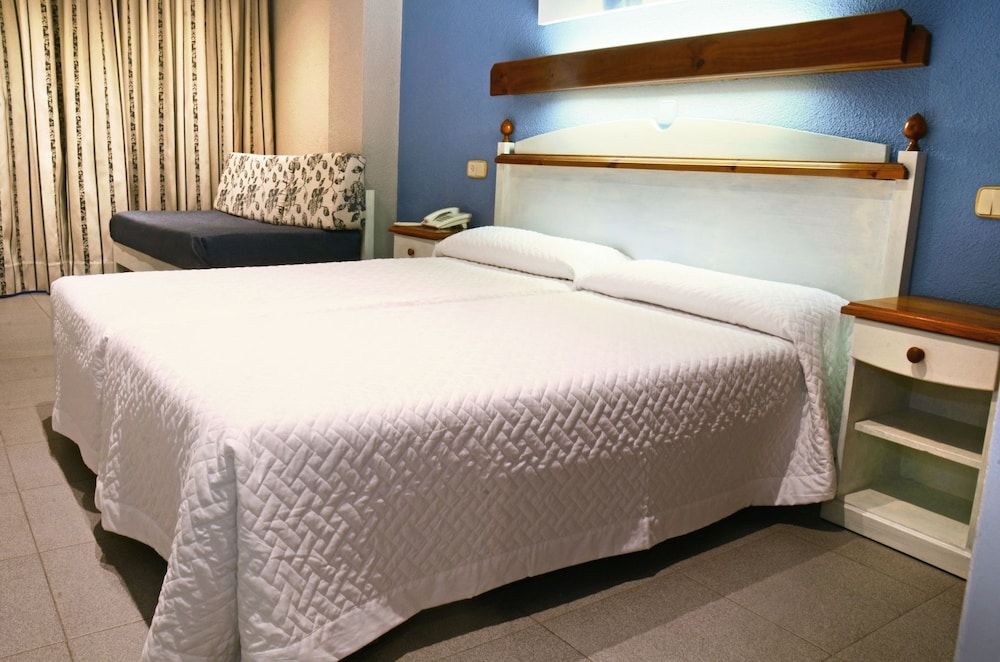 Triple Room, Balcony