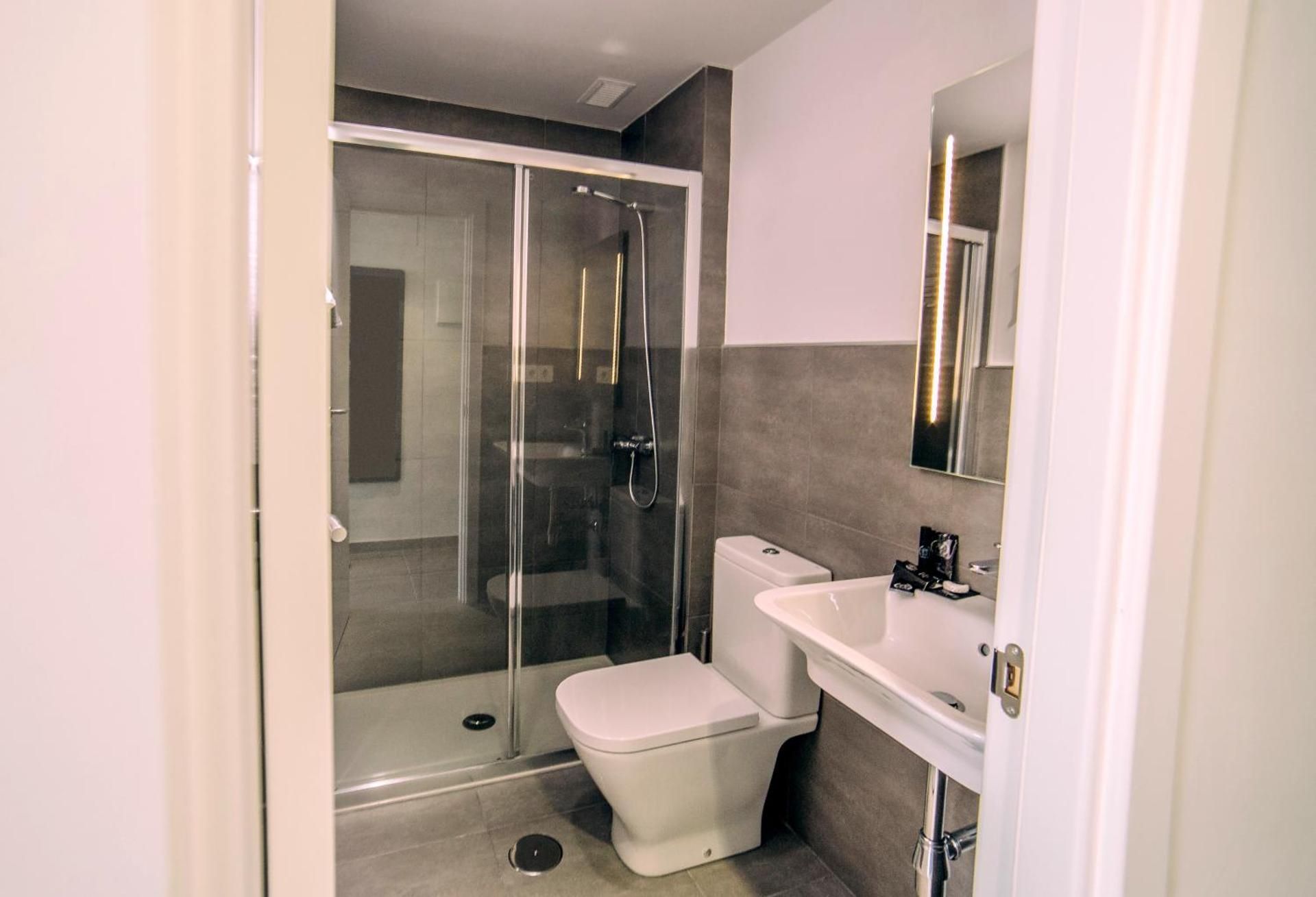 1 Bedroom Penthouse Apartment with Terrace