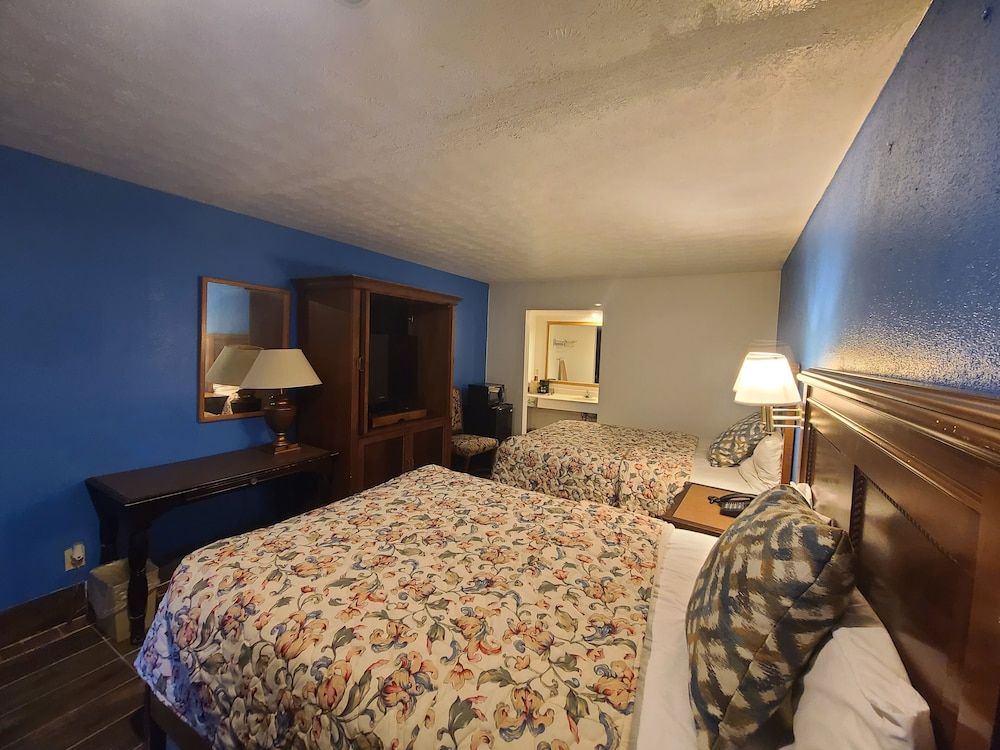 Garden Inn & Extended Stay Shepherdsville / Louisville Double Room, 2 Queen Beds, Non Smoking 7