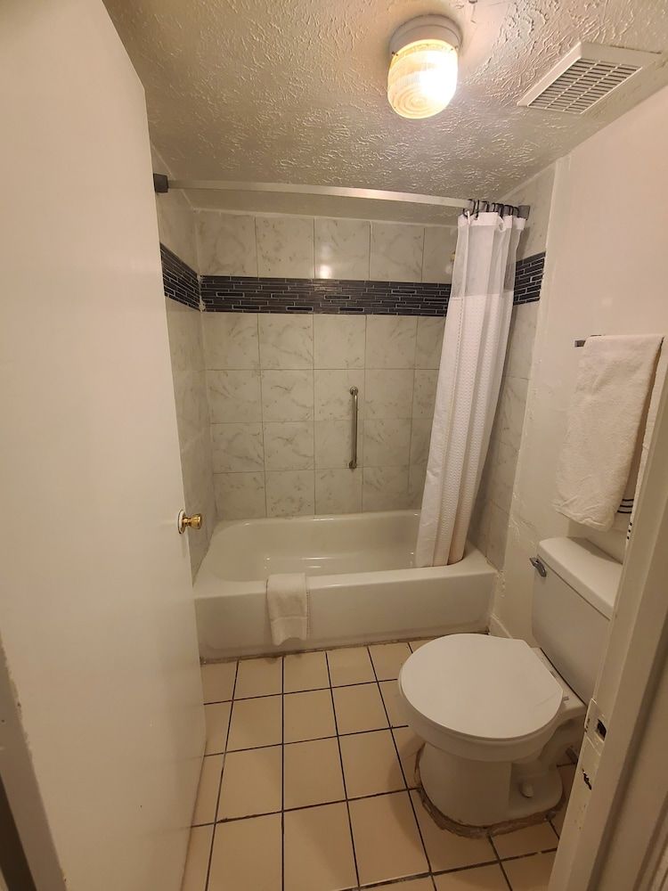 Garden Inn & Extended Stay Shepherdsville / Louisville Double Room, 2 Queen Beds, Non Smoking 14