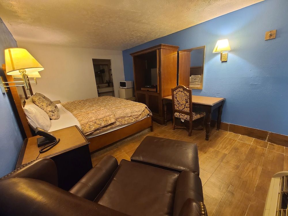Garden Inn & Extended Stay Shepherdsville / Louisville Standard Room, 1 King Bed, Non Smoking 7