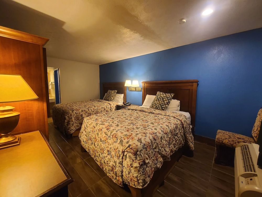 Garden Inn & Extended Stay Shepherdsville / Louisville Double Room, 2 Queen Beds, Non Smoking 3