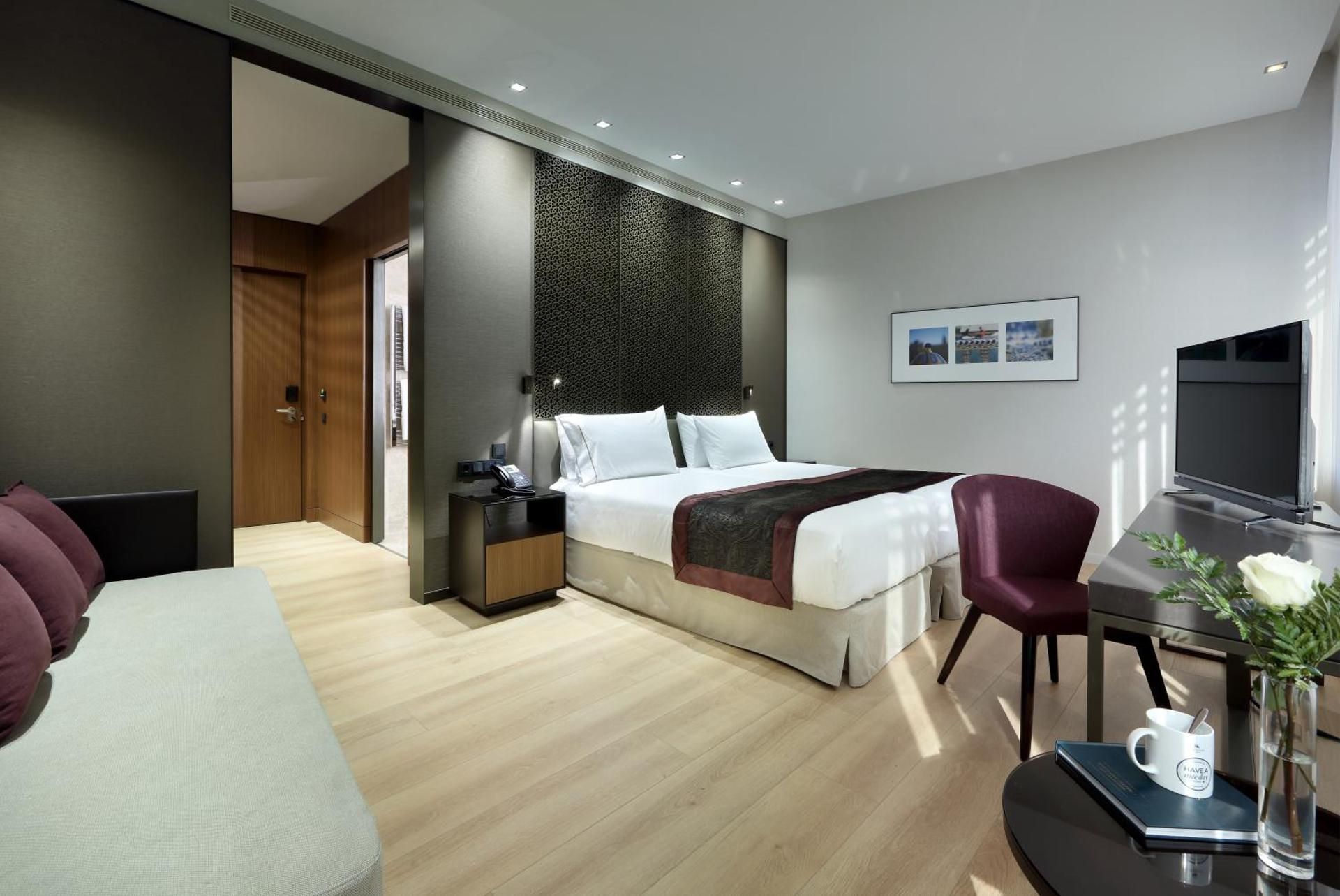Deluxe Double Room with City View