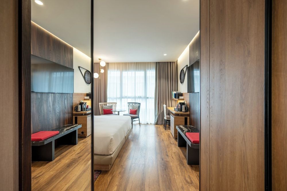 Hyatt Centric Gran Via Madrid Room, 1 King Bed 10