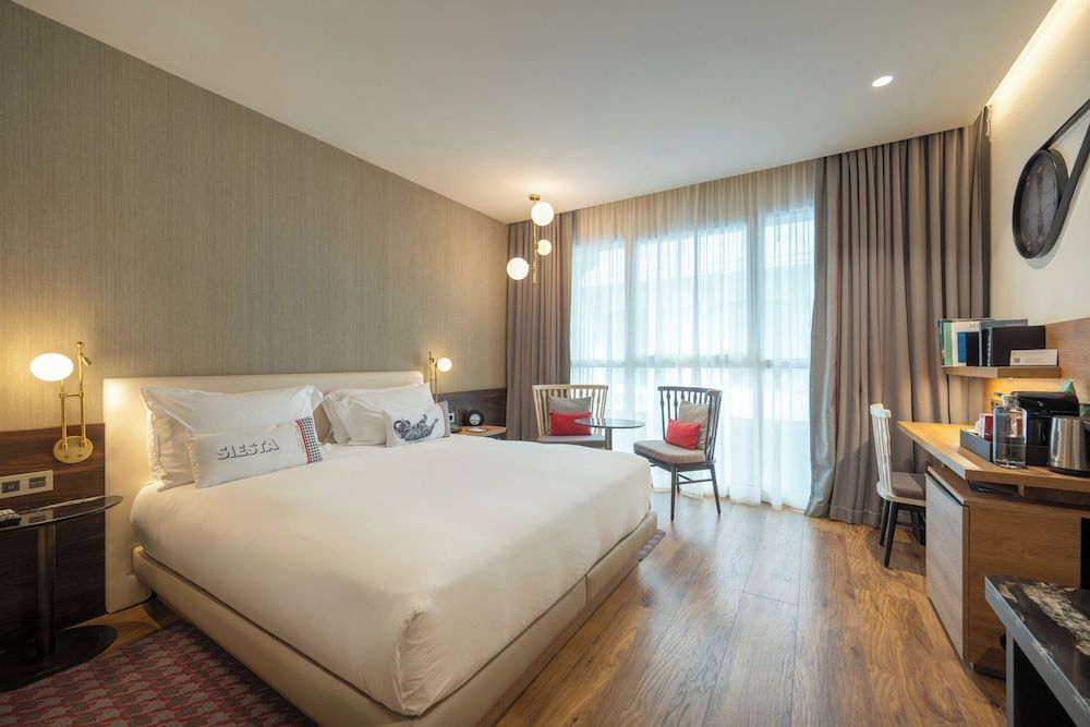 Hyatt Centric Gran Via Madrid Room, 1 King Bed 7