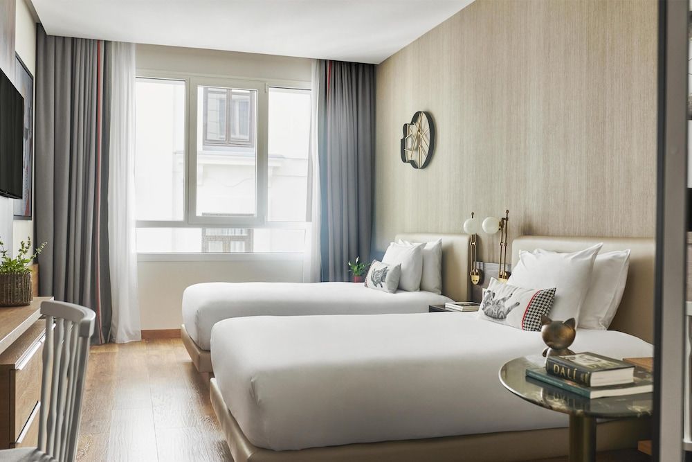 undefined Hyatt Centric Gran Via Madrid 10