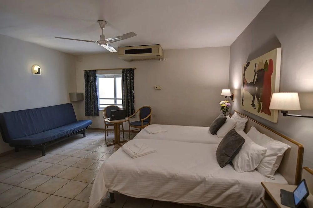 Sliema Chalet Hotel Triple Room 3