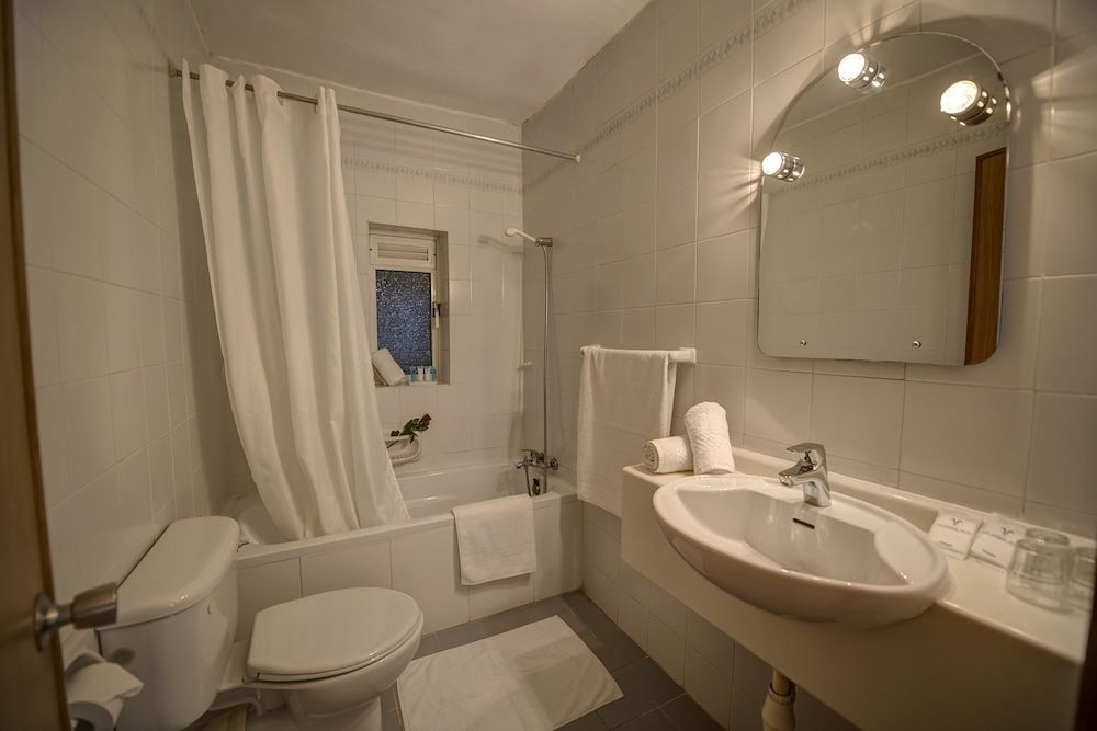 Sliema Chalet Hotel Triple Room 6