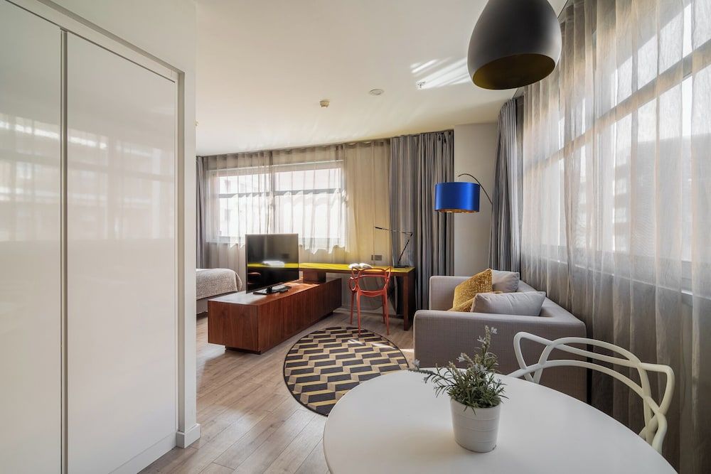 Naitly Barcelona Poblenou Studio 10