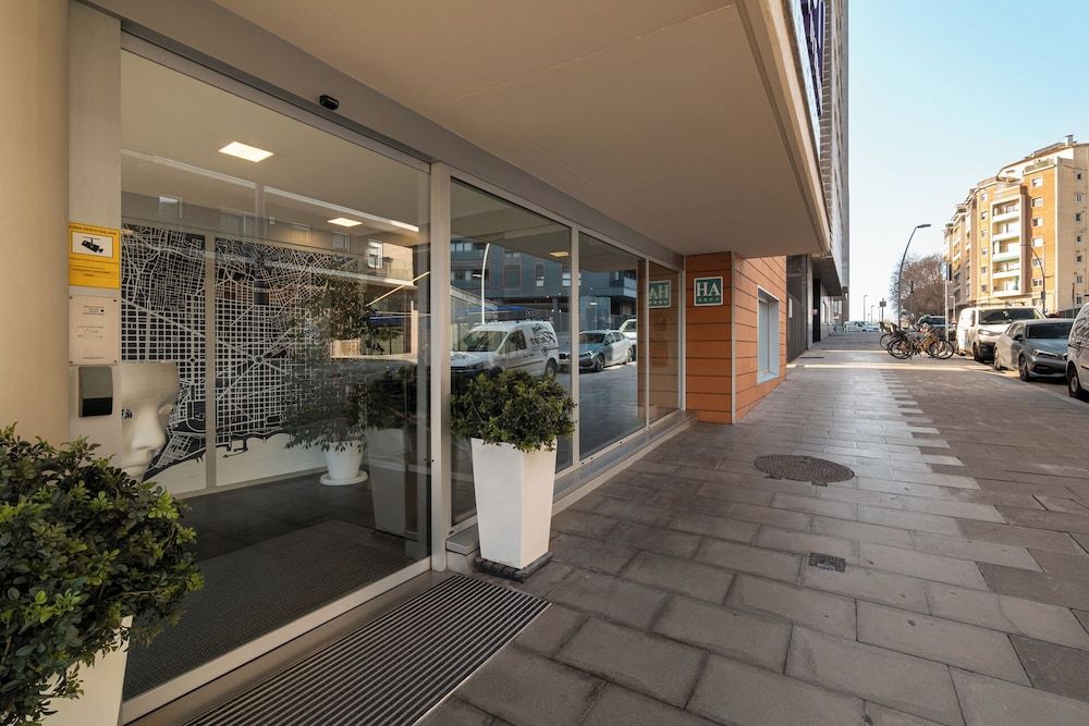 undefined Naitly Barcelona Poblenou 2