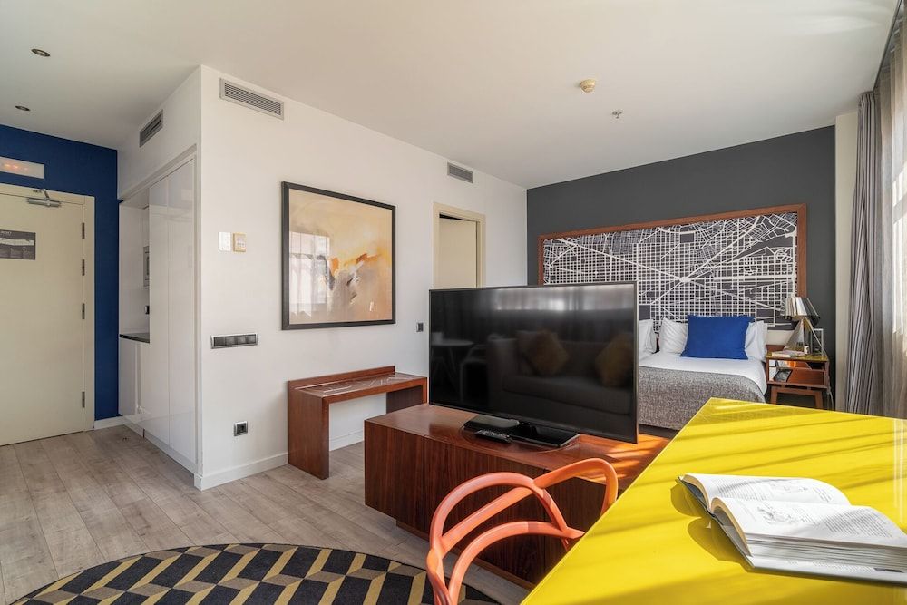 Naitly Barcelona Poblenou Studio 4