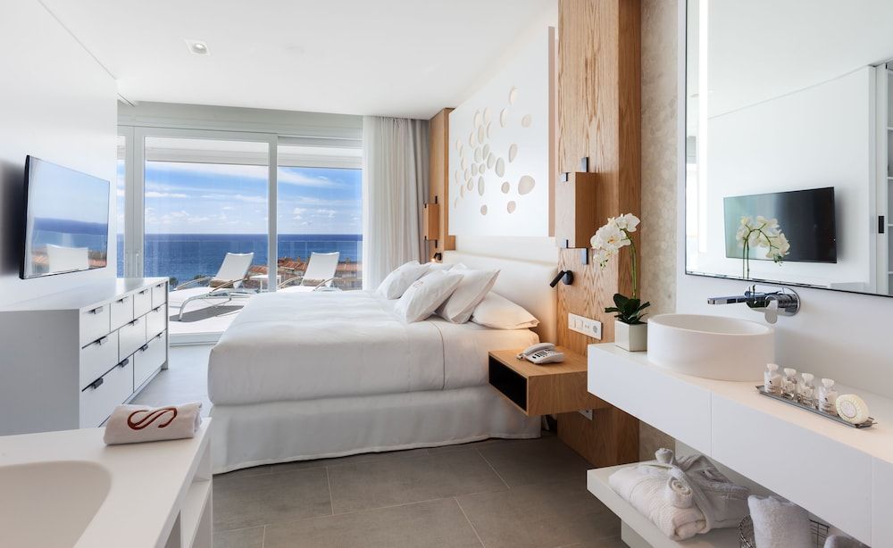 Royal Hideaway Corales Suites, part of Barceló Hotel Group Deluxe Suite