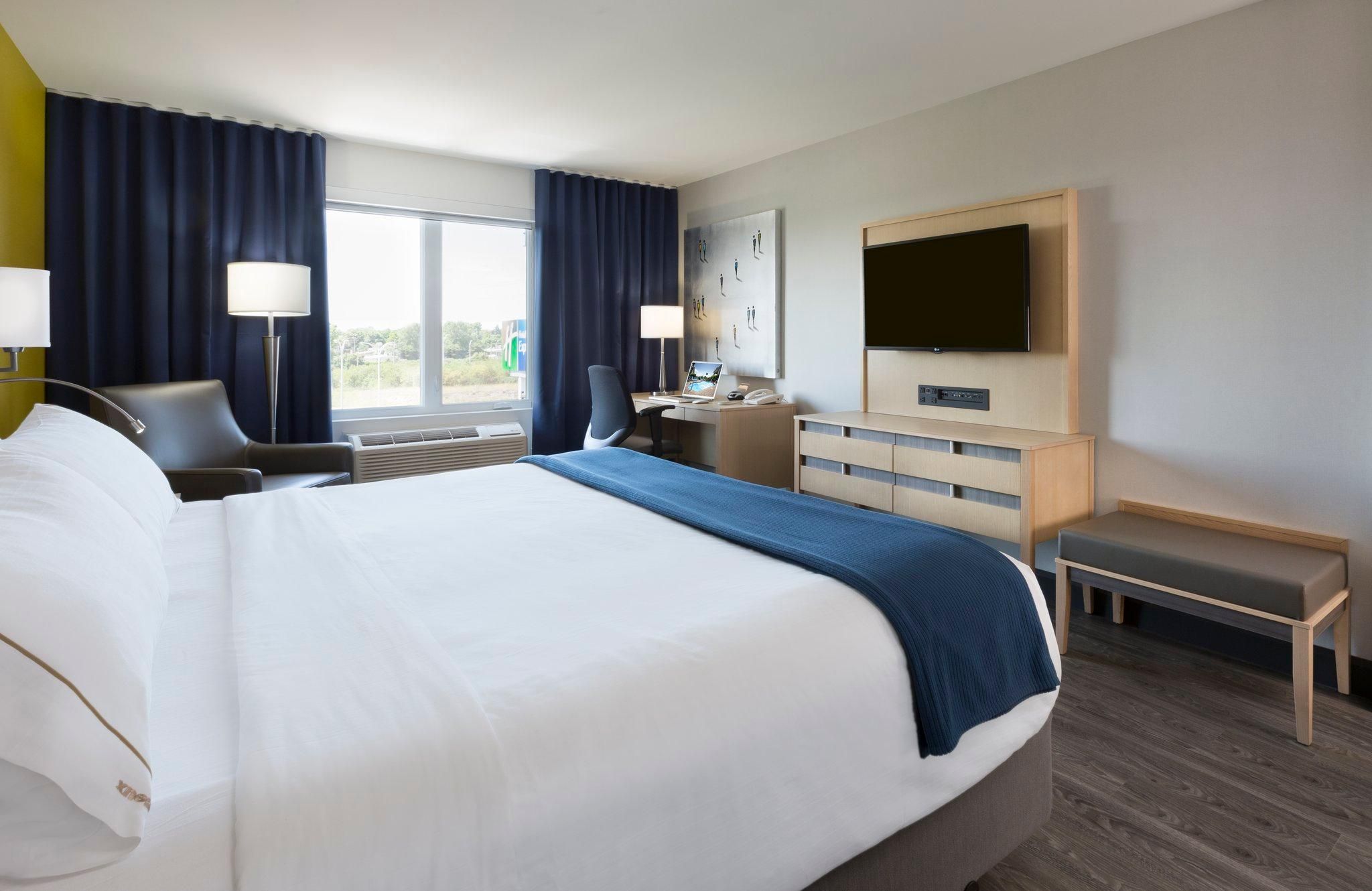 1 King Bed Standard