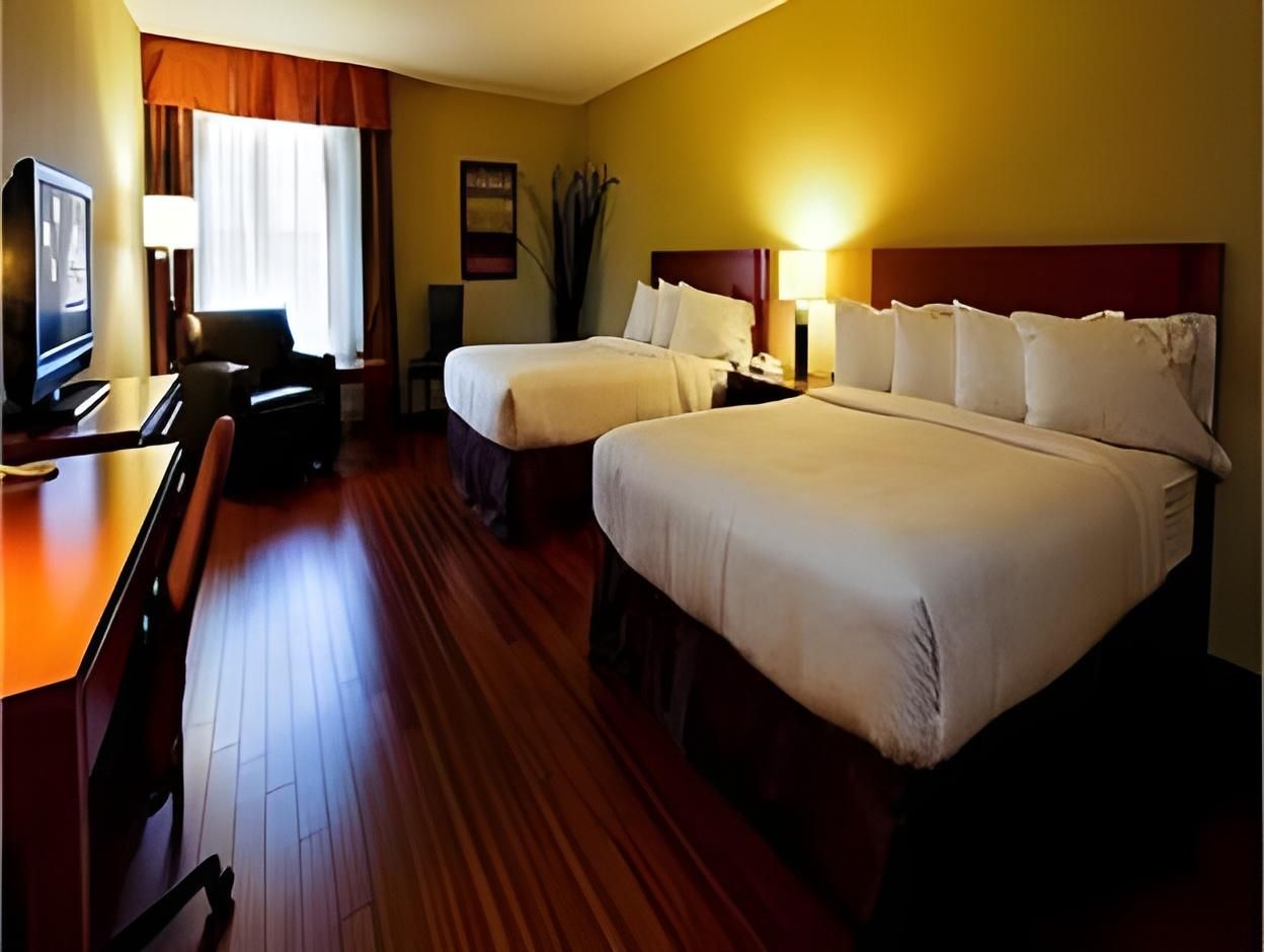 2 Queen Beds Standard