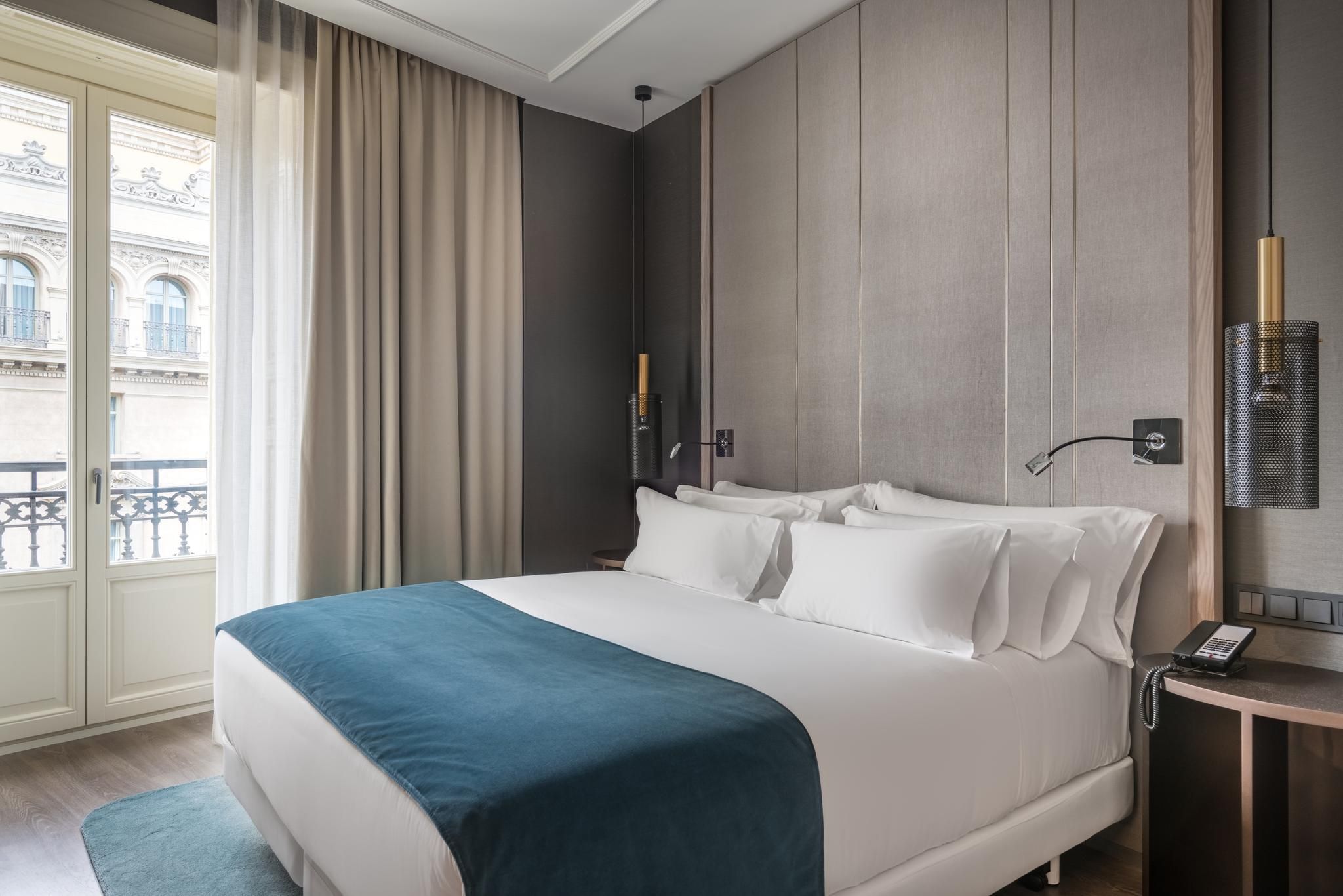NH Collection Madrid Gran Vía Superior Room with View