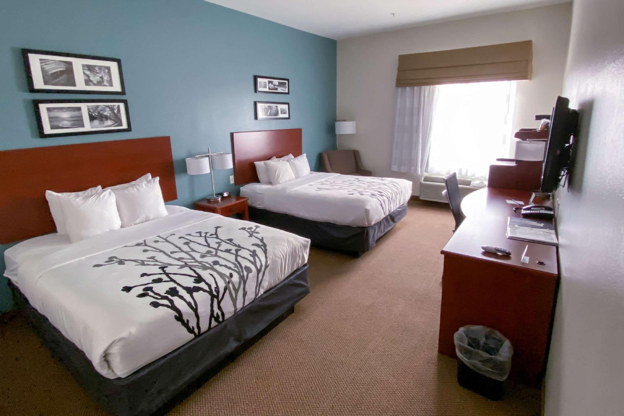 2 Queen Beds, Nonsmoking, Accessible