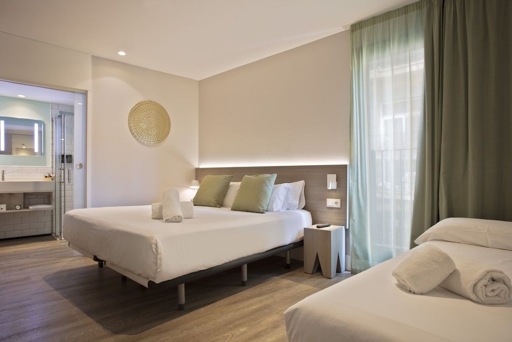 undefined Hotel Niu Barcelona 2