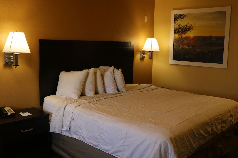 Standard Room, 1 King Bed, Accessible