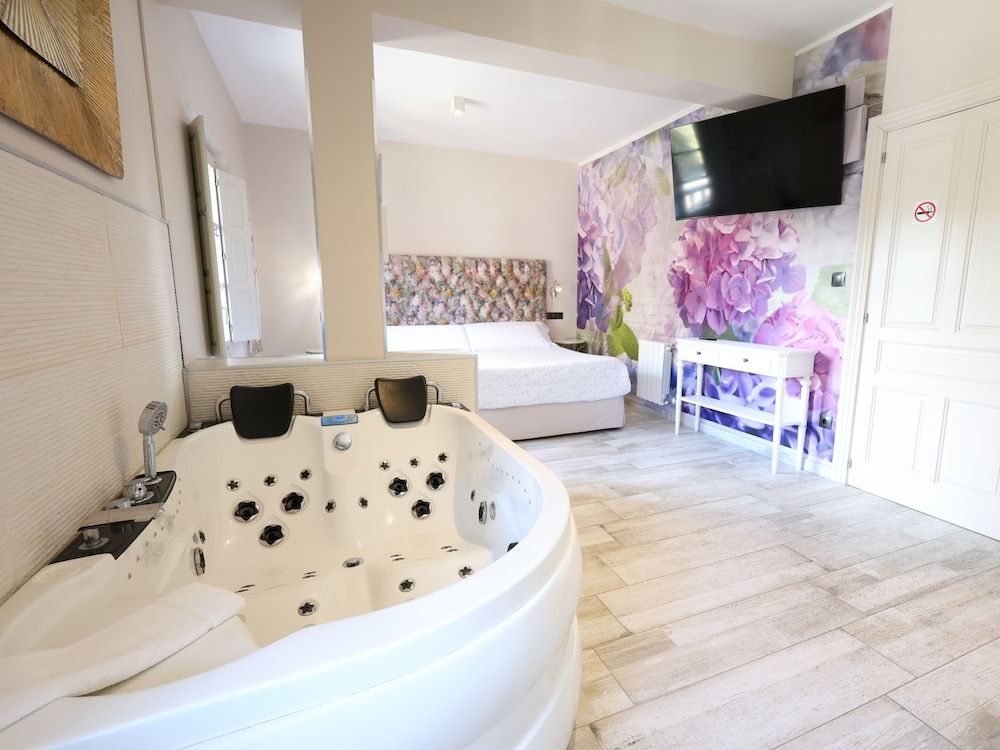 Akla Hotel Suites Santillana Premium Suite, Hot Tub (Terraza) 6