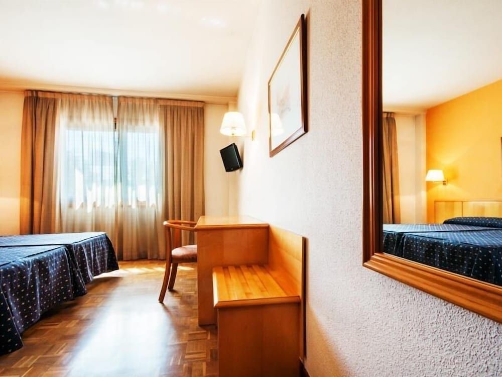 Hotel Alcarria Comfort Triple Room 2