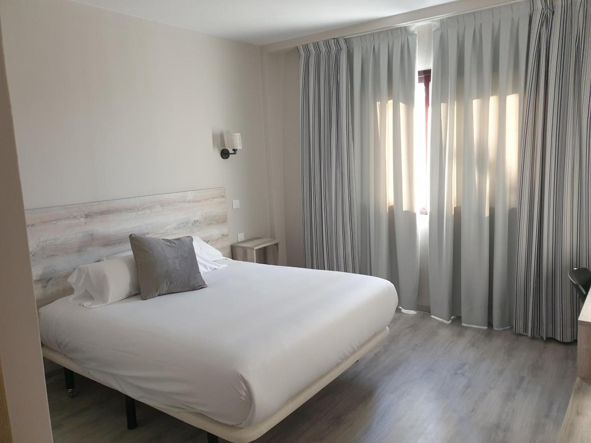 Hotel Alcarria Deluxe Double or Twin Room 2