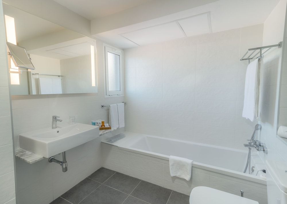 Superior Double Room, Balcony (1 adult and 1 child)
