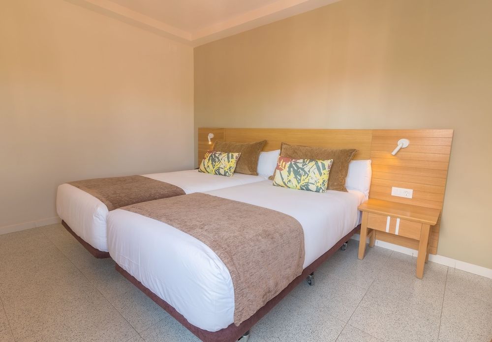 Superior Double Room, Balcony (1 adult and 1 child)