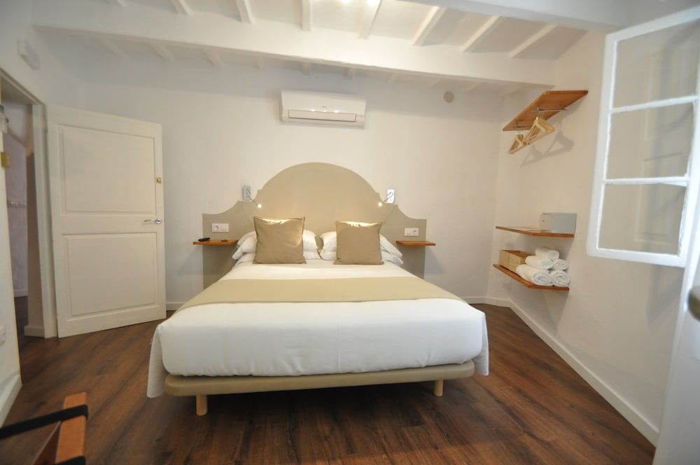 Port Antic Ciutadella  by My Rooms Hotels Economy Double Room 2