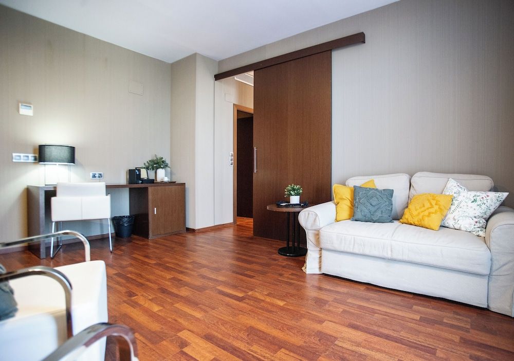 AZZ Valencia Congress Hotel & Spa Junior Suite 4