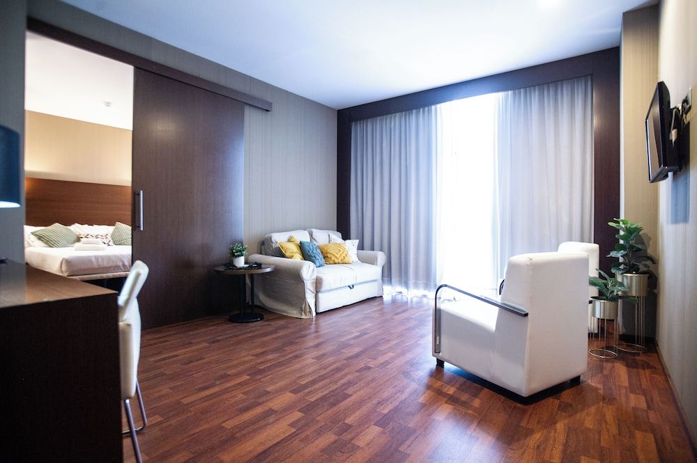 AZZ Valencia Congress Hotel & Spa Junior Suite 6