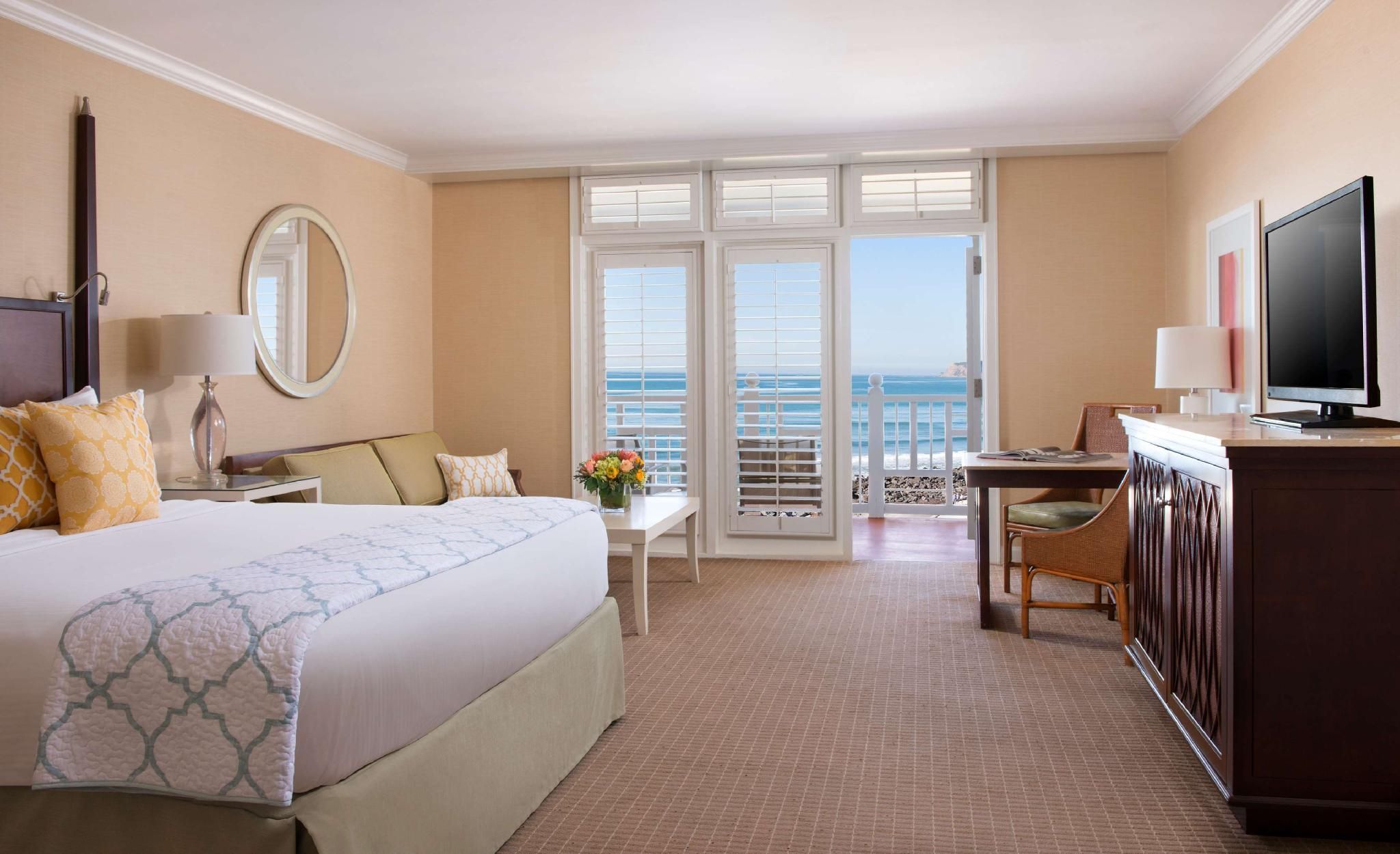 THE VIEWS OCEANFRONT - 1 KING