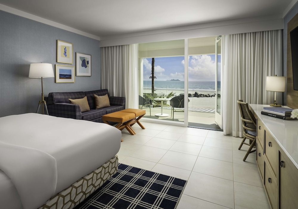 Cabana Oceanfront 1 King