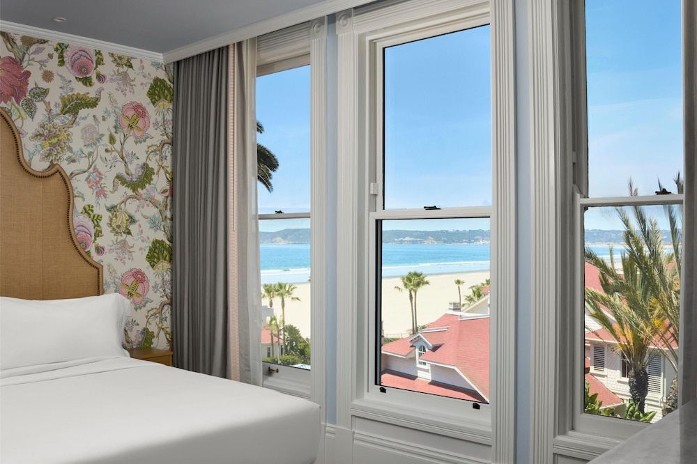Victorian Oceanview 2 Queens