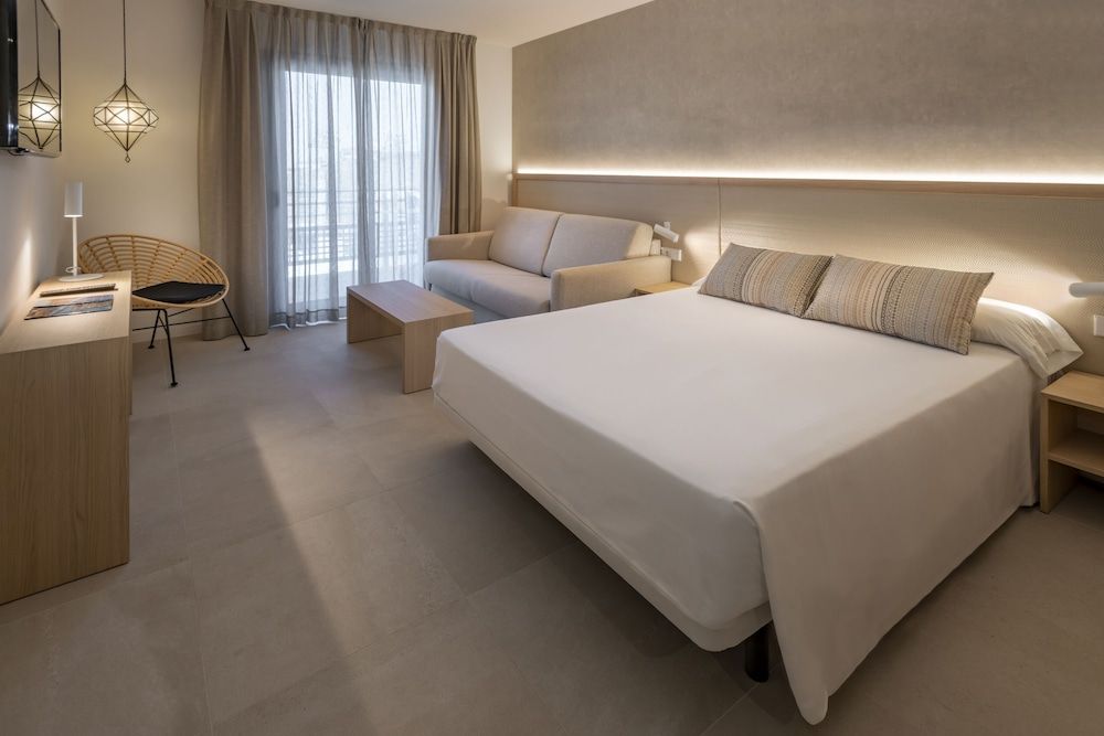Room (Suite family (3+1))