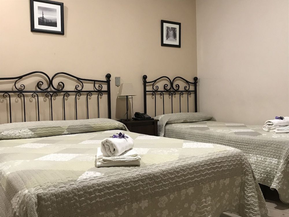 undefined Hostal El Pilar 4