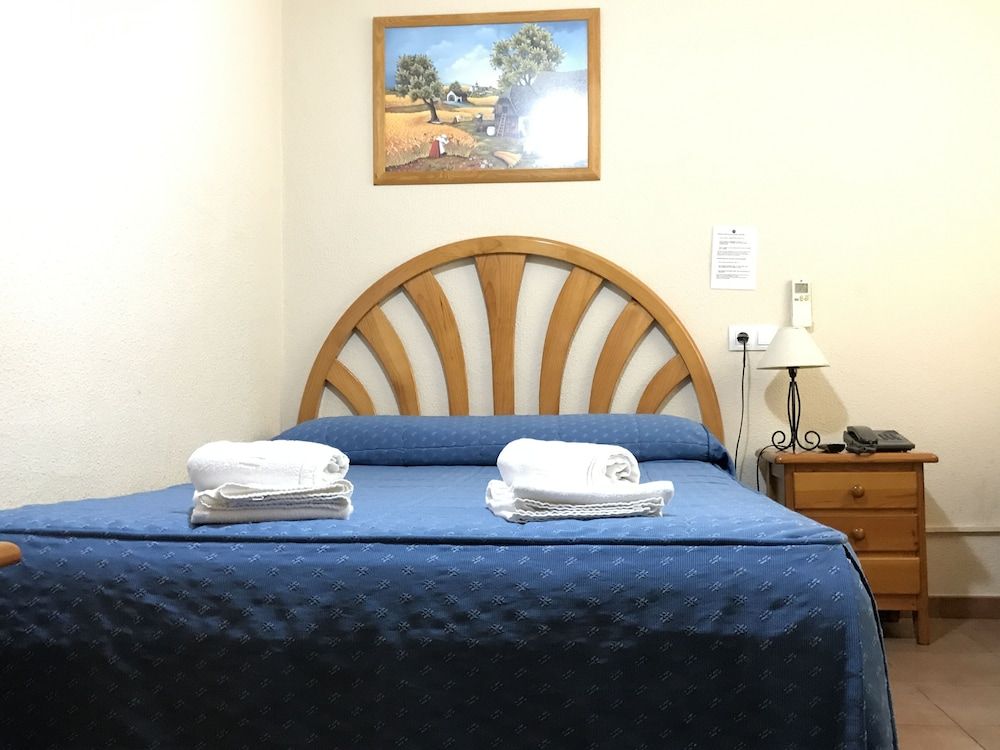 Hostal El Pilar Double Room, Private Bathroom 24