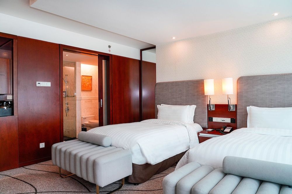 Pullman Shanghai Central-in XinTianDi & Yu Garden Area Superior Room, 2 Twin Beds 2