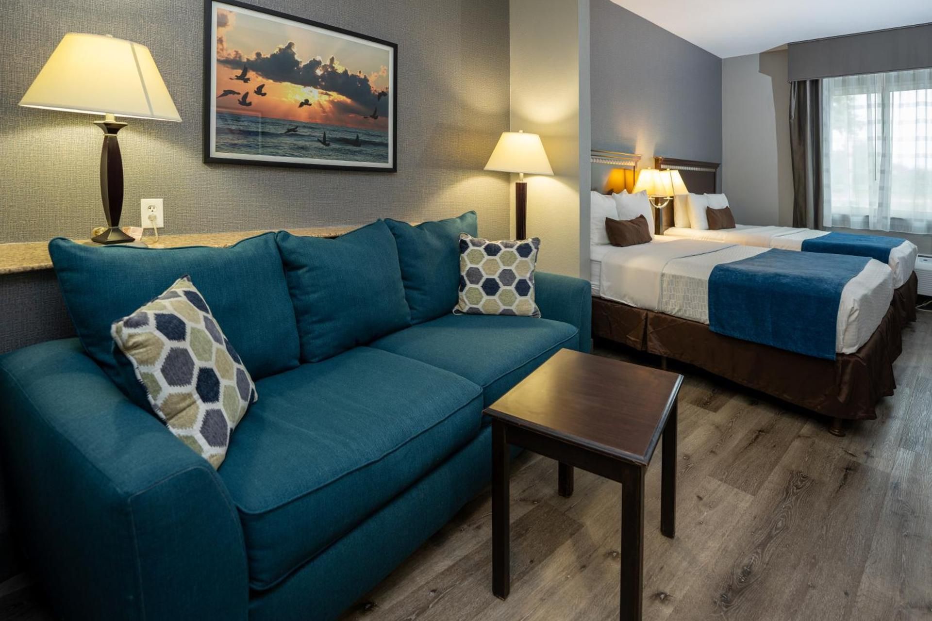 2 Queen Beds, Suite, Nonsmoking